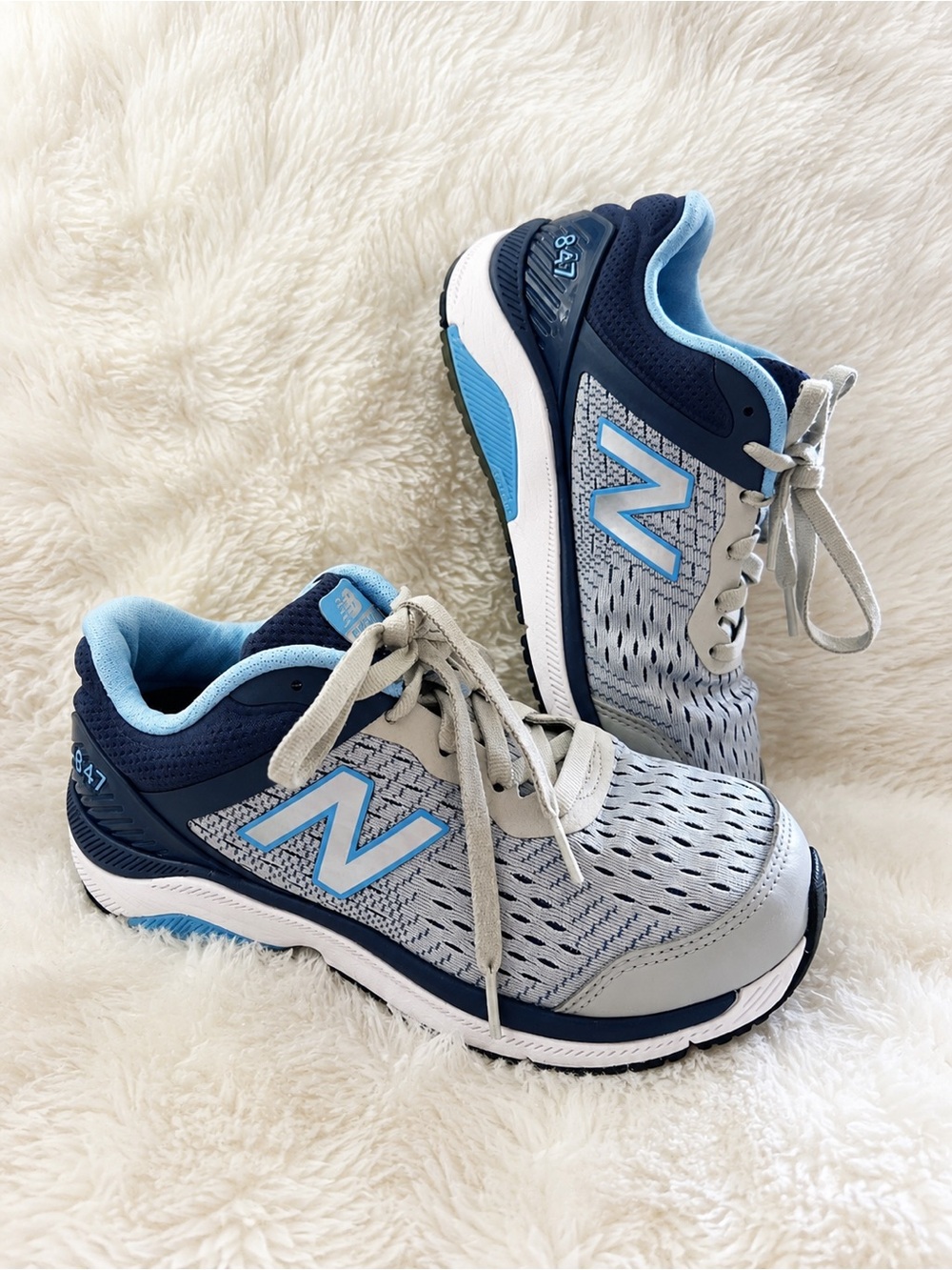 New Balance Grey & Navy Running Shoes with Light Blue Accents size 7.5